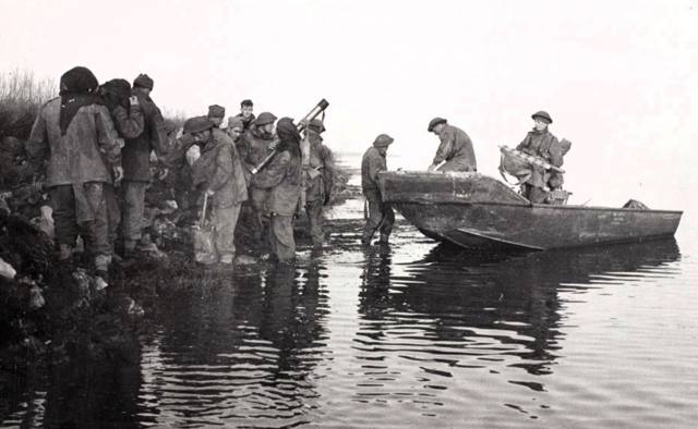 Operation Roast, Lake Comacchio